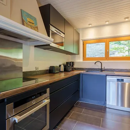 Brin De Belle Hutte - Proche Station De